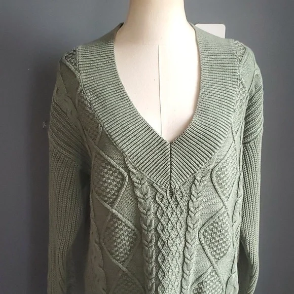 Aerie green cable knit vneck pullover sweater size XS - Picture 9 of 16